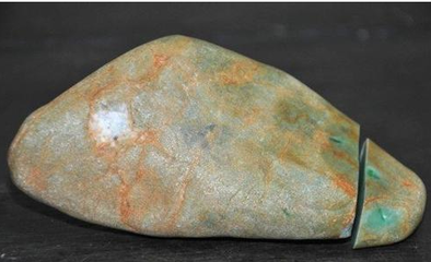 精工细作 如何安全高效地使用机用锯片切割玉石小块